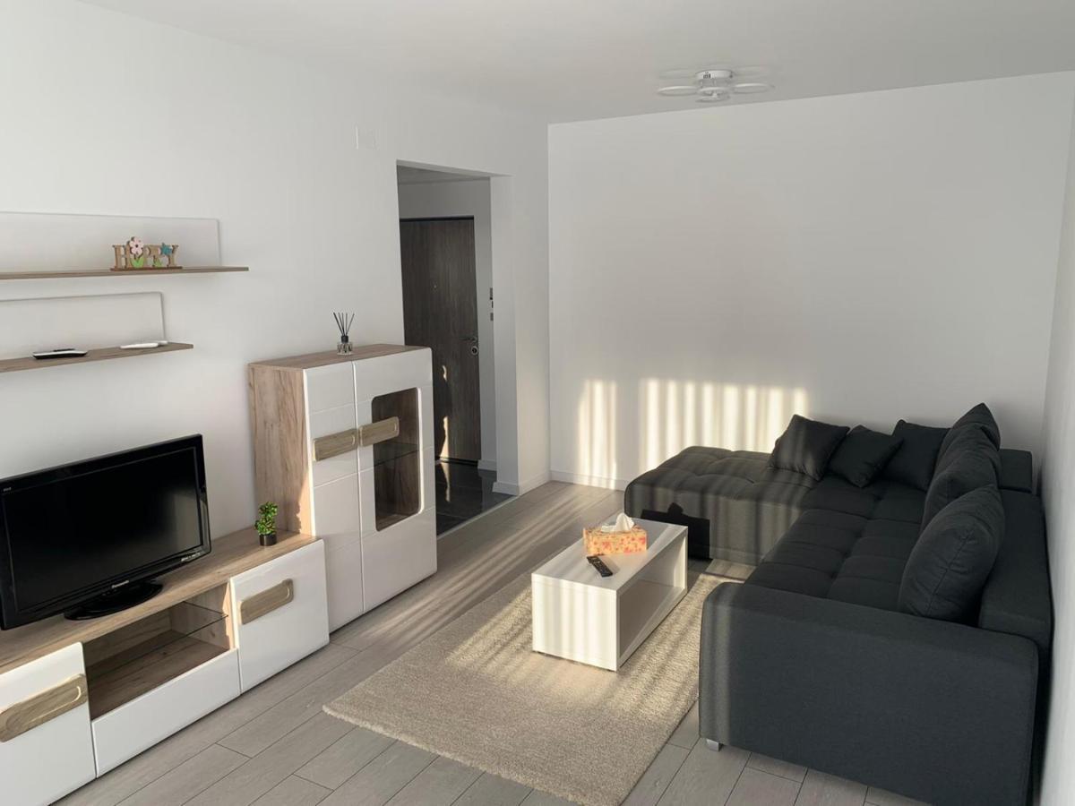 Apartament 2 Camere Prima Nufaru Орадя Экстерьер фото